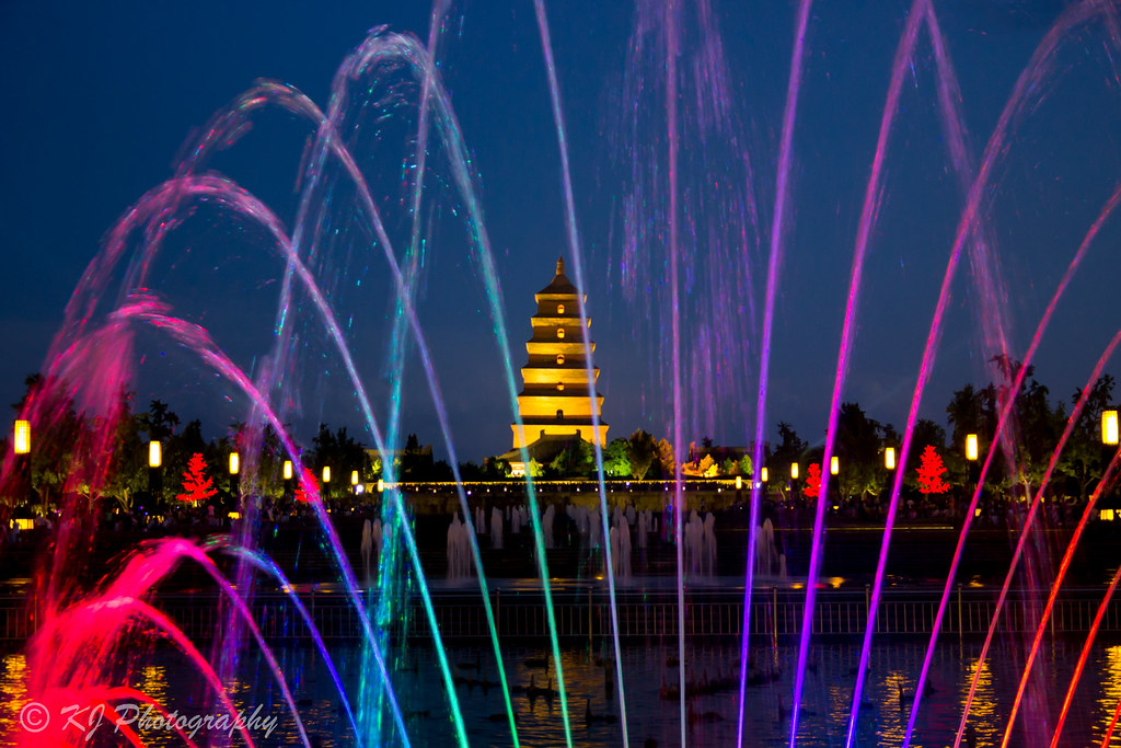 Big-Wild-Goose-Pagoda-Musical-Fountain-Show